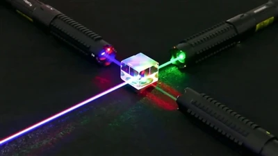 Quel laser couleur est le plus dangereux ?